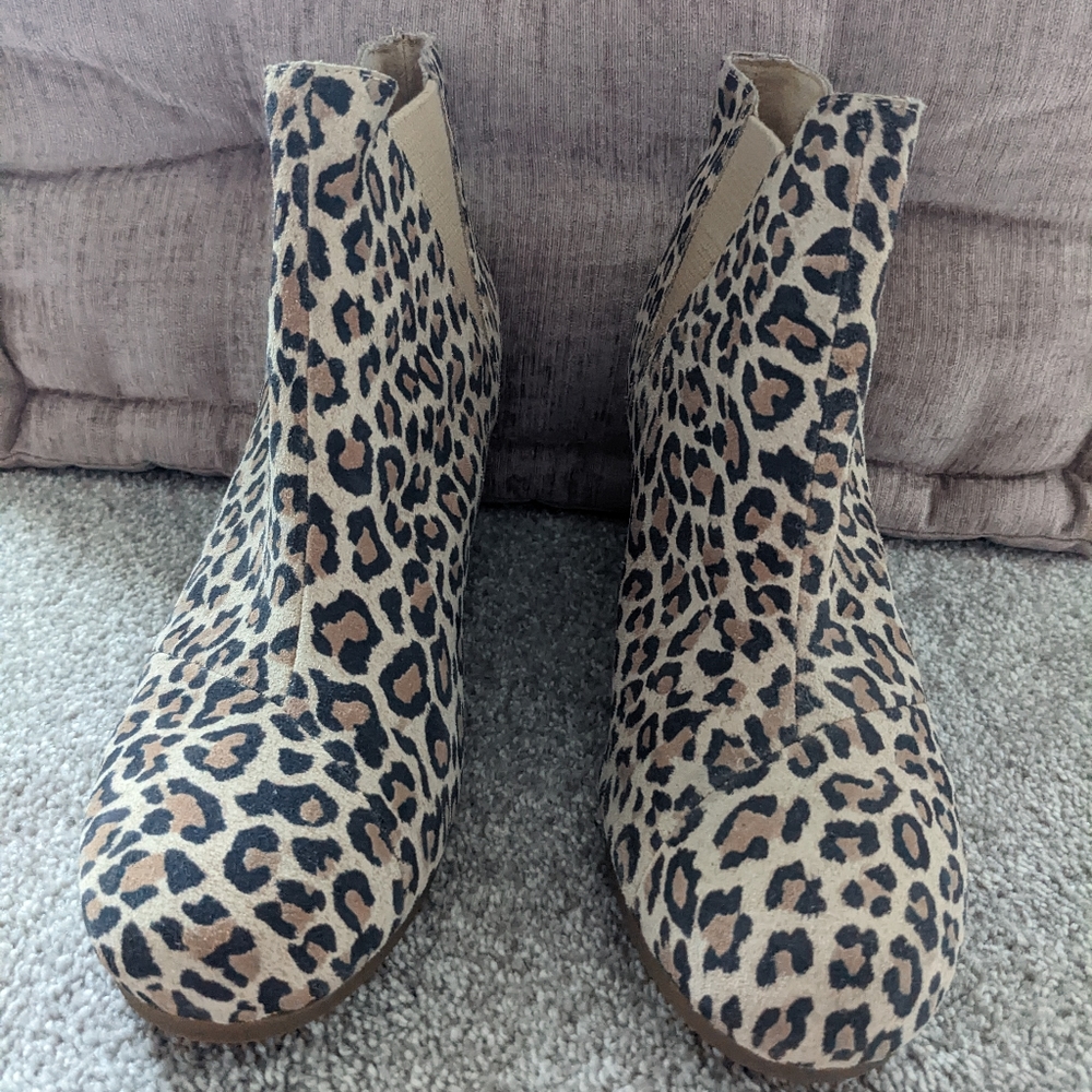 Tom’s Leopard Print Kelsey Wedge Bootie-Size 12 - image 1